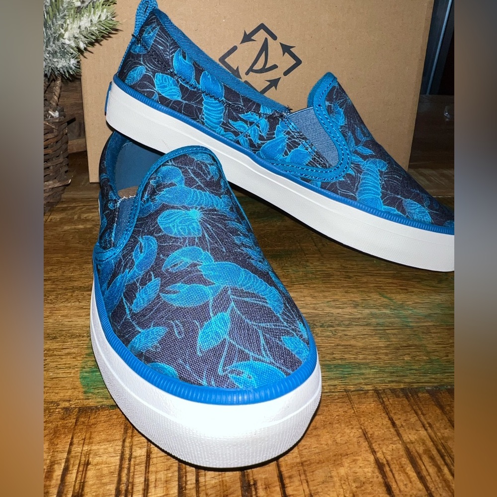 Sperry Top-Sider blue Navy Resort Crest slip on sneaker. Size 7. NIB NWT - Picture 9 of 10